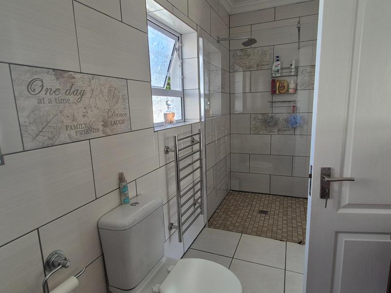 4 Bedroom Property for Sale in Kleinbaai Western Cape
